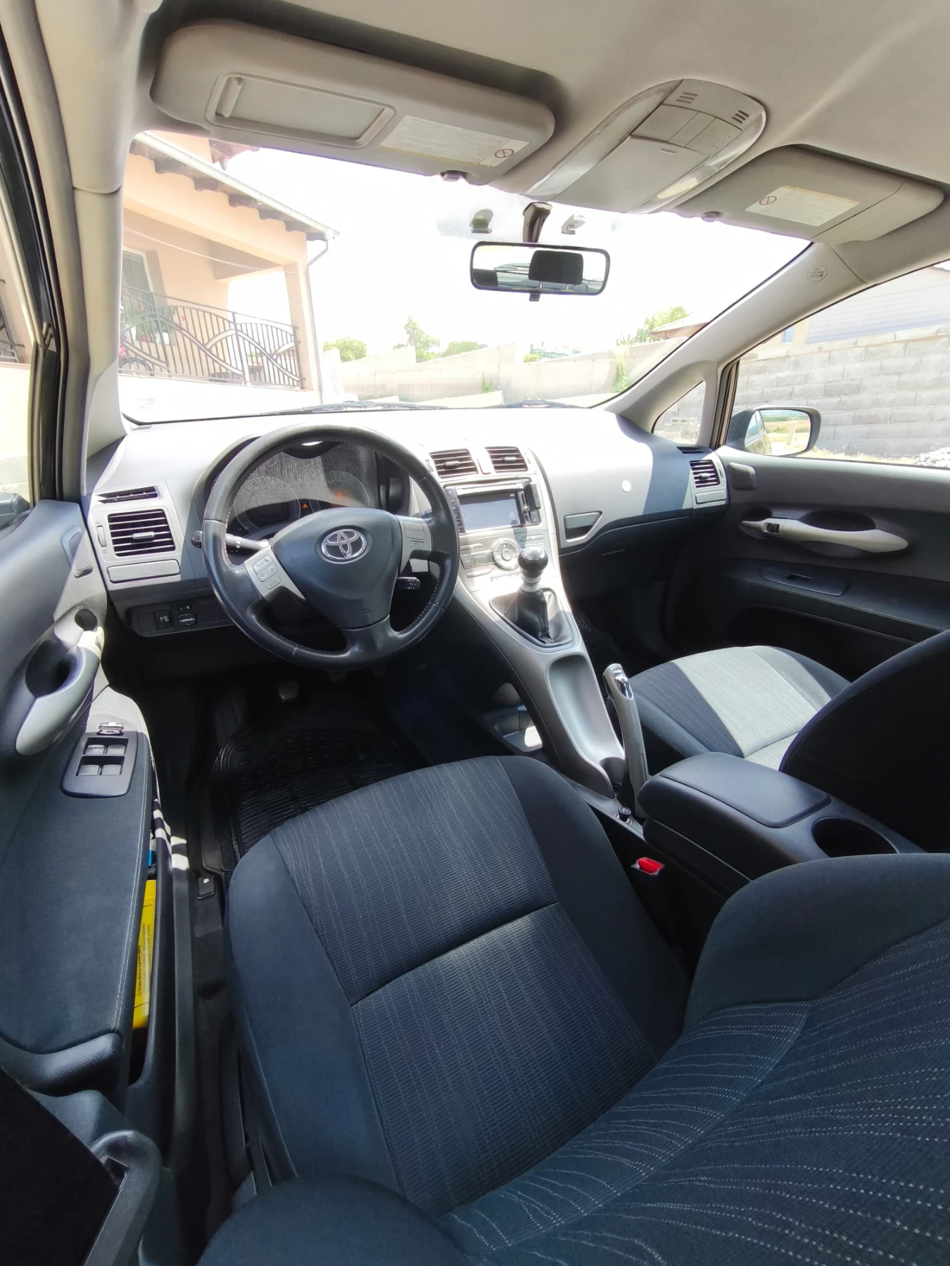 Toyota Auris, снимка 7 - Автомобили и джипове - 55398586