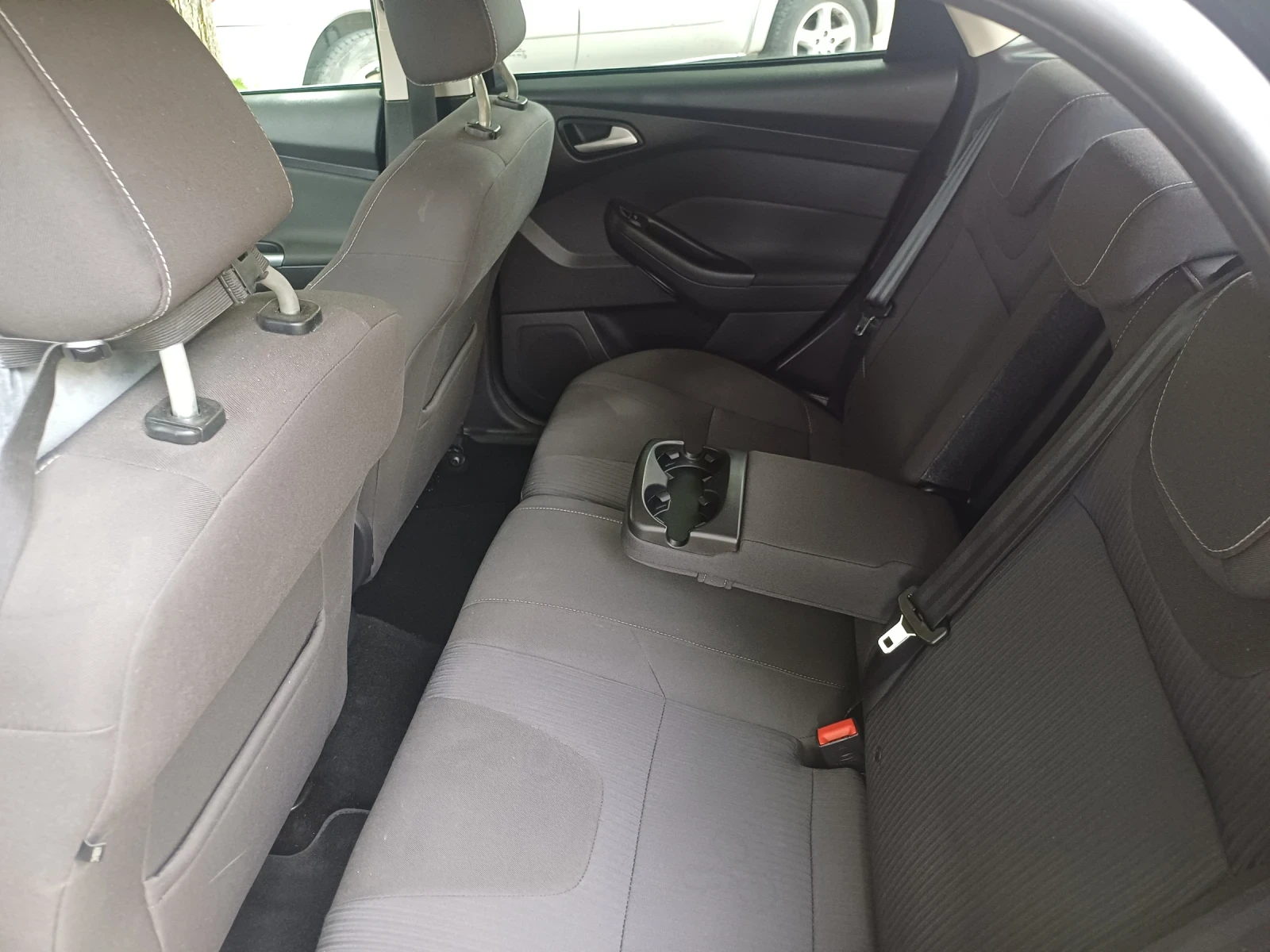 Ford Focus 1.6 tdci, снимка 9 - Автомобили и джипове - 56123887