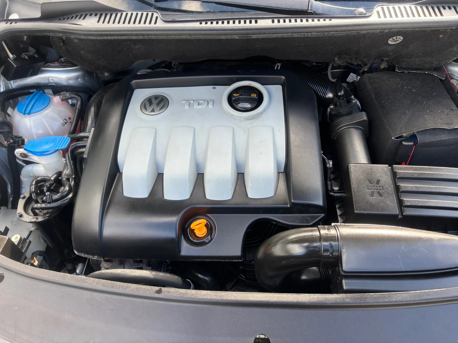 VW Touran 1.9TDI 7 МЕСТА ТЕГЛИЧ НОВ ВНОС ГЕРМАНИЯ, снимка 17 - Автомобили и джипове - 56213542