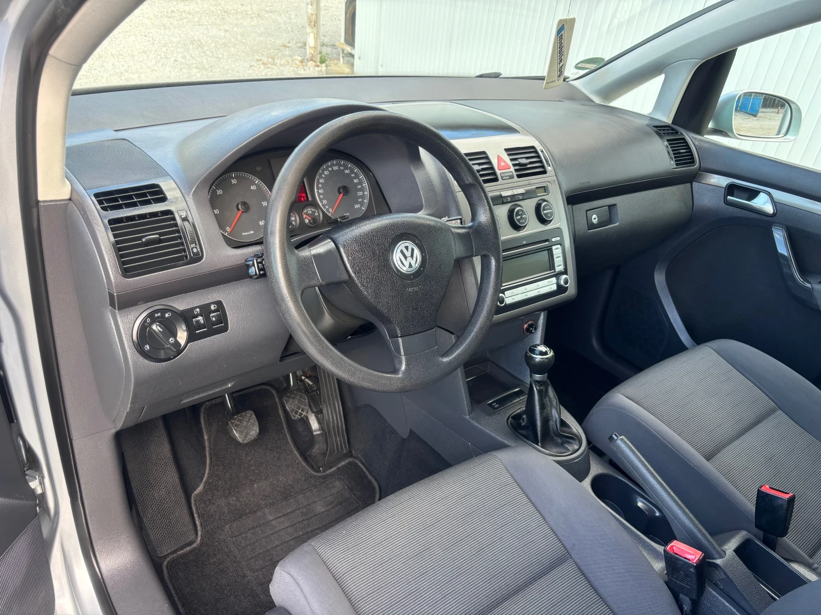 VW Touran 1.9TDI 7 МЕСТА ТЕГЛИЧ НОВ ВНОС ГЕРМАНИЯ, снимка 14 - Автомобили и джипове - 56213542