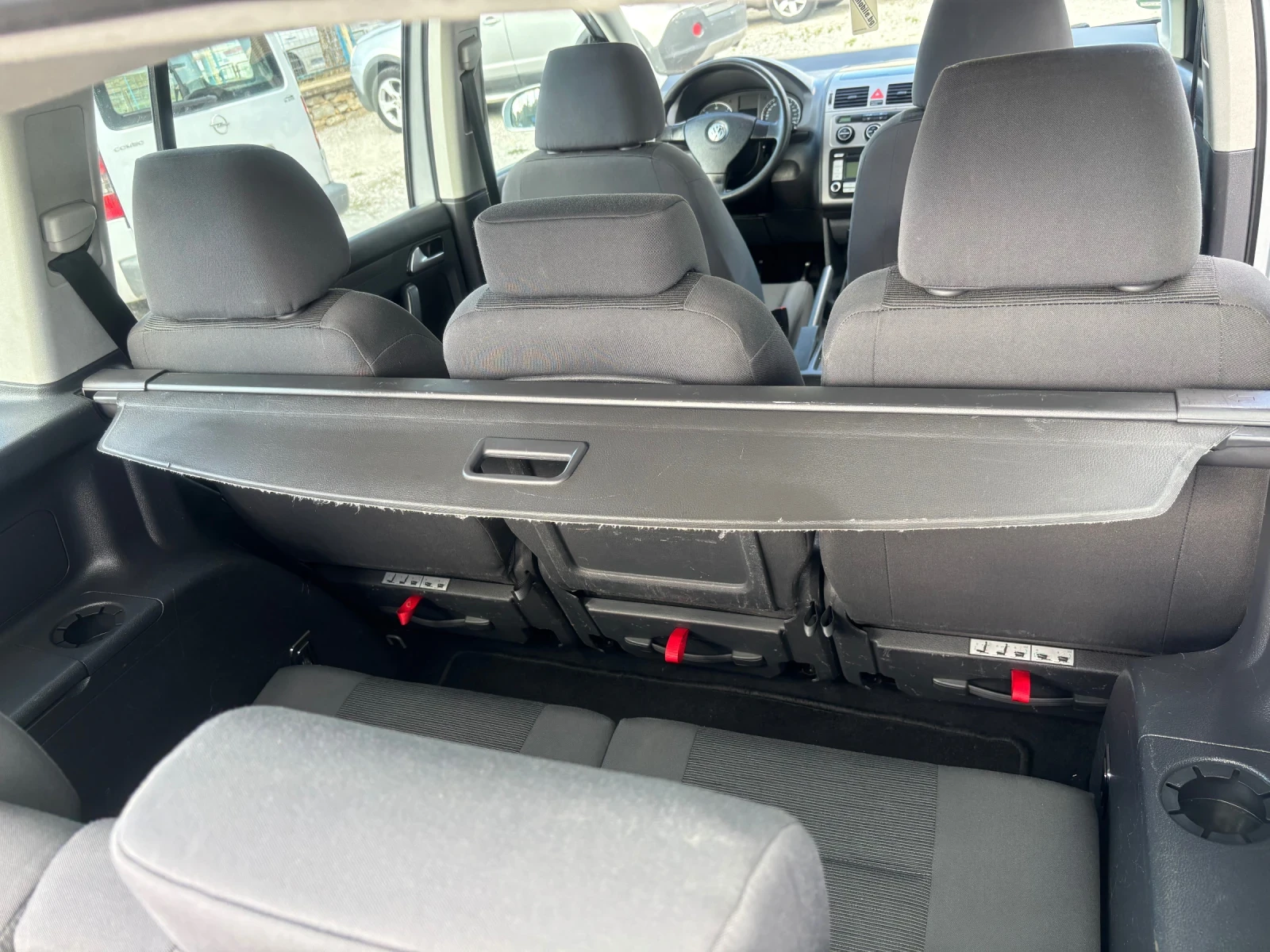 VW Touran 1.9TDI 7 МЕСТА ТЕГЛИЧ НОВ ВНОС ГЕРМАНИЯ, снимка 11 - Автомобили и джипове - 56213542