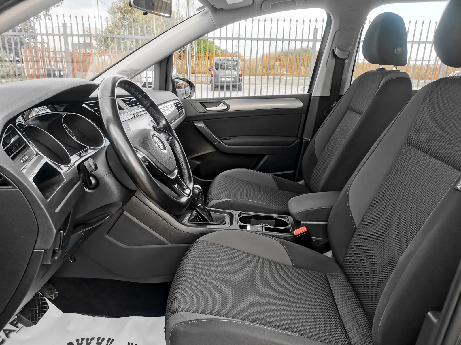 VW Touran 1.6 TDI | Mobile.bg � ����������� 10