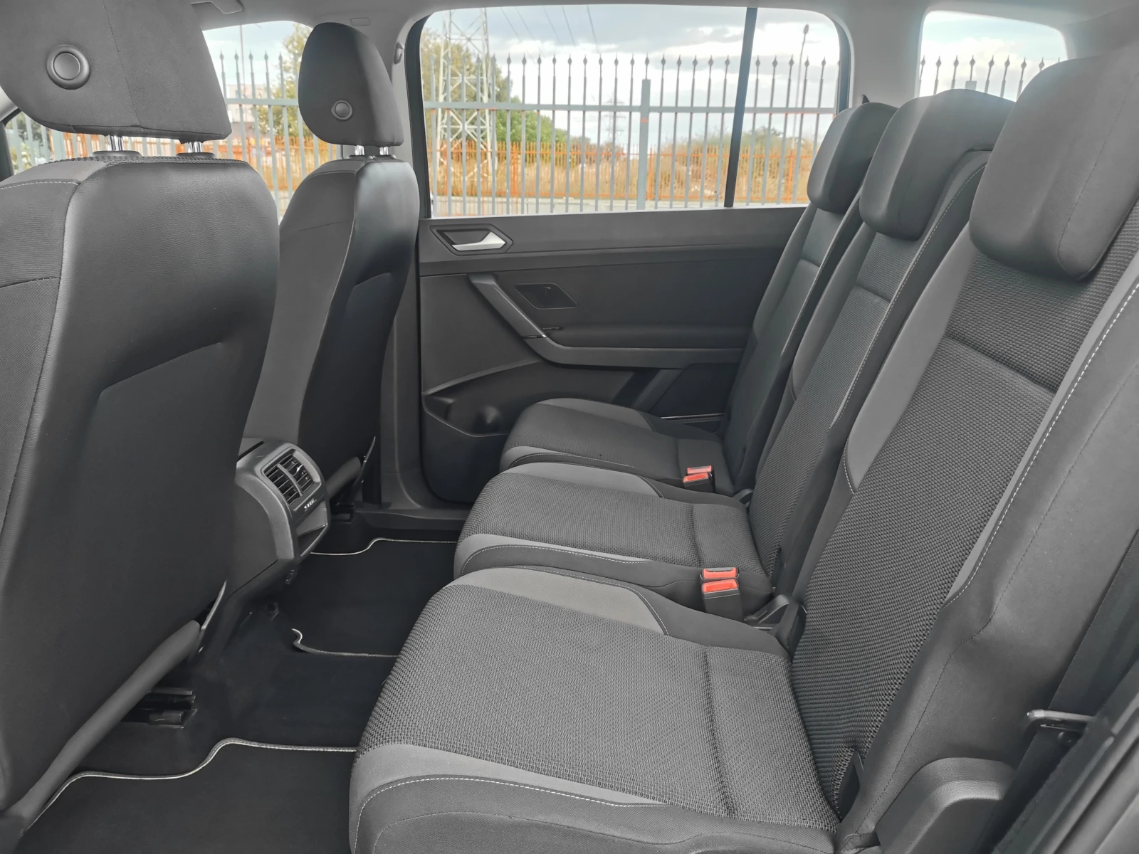 VW Touran 1.6 TDI | Mobile.bg � ����������� 15