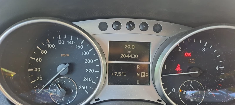 Mercedes-Benz ML 320, снимка 14 - Автомобили и джипове - 47831893