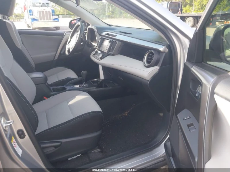 Toyota Rav4 2.5L I-4 DOHC, VVT, 176HP Front Wheel Drive, снимка 11 - Автомобили и джипове - 52773750