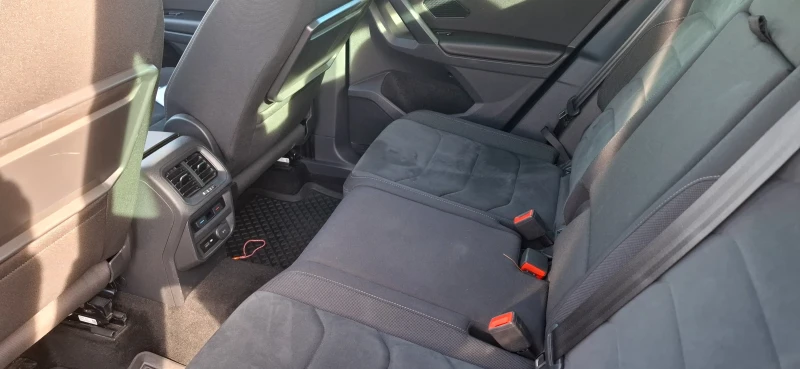 VW Tiguan 2.0 TSI, снимка 6 - Автомобили и джипове - 52846495
