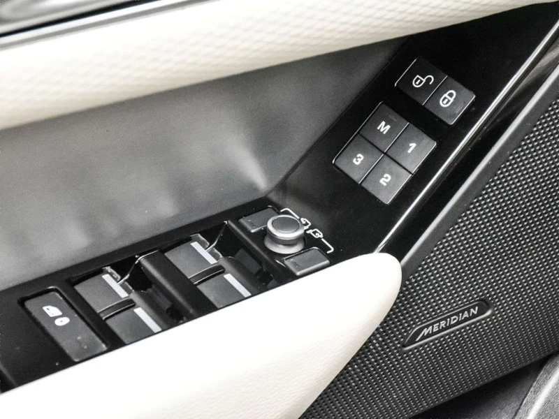 Land Rover Range Rover Velar * S R Dynamic * CARFAX * ЦЕНА ДО БГ, снимка 12 - Автомобили и джипове - 53210008