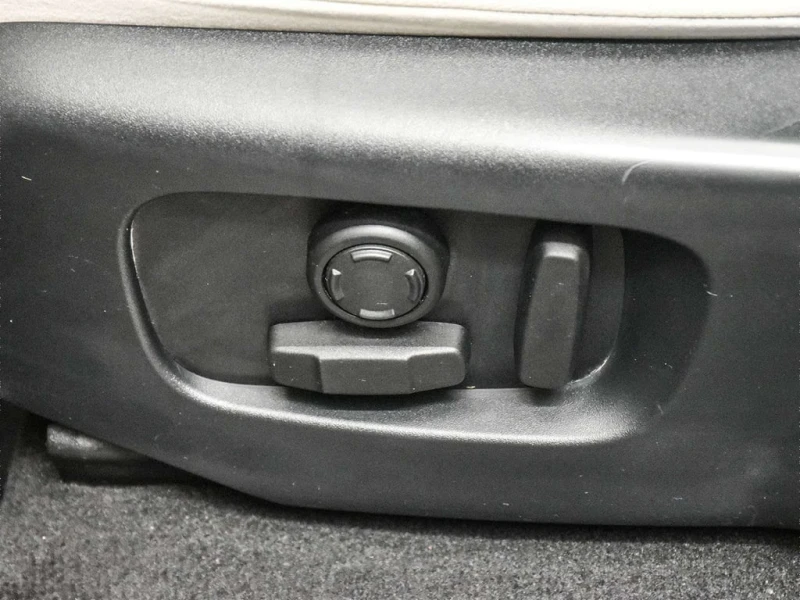 Land Rover Range Rover Velar * S R Dynamic * CARFAX * ЦЕНА ДО БГ, снимка 13 - Автомобили и джипове - 53210008