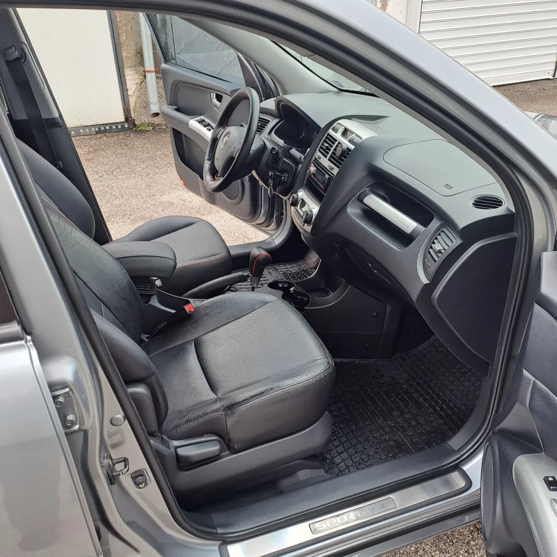 Kia Sportage, снимка 13 - Автомобили и джипове - 53226142