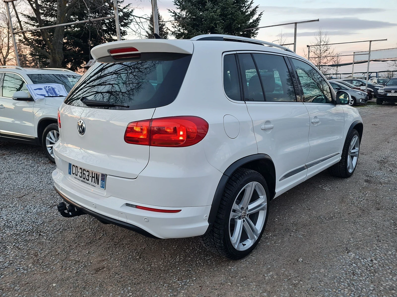 VW Tiguan 2.0TDI-140kc/R-line/4x4/KEY LESS/NAVI/PANORAMA | Mobile.bg � ����������� 5