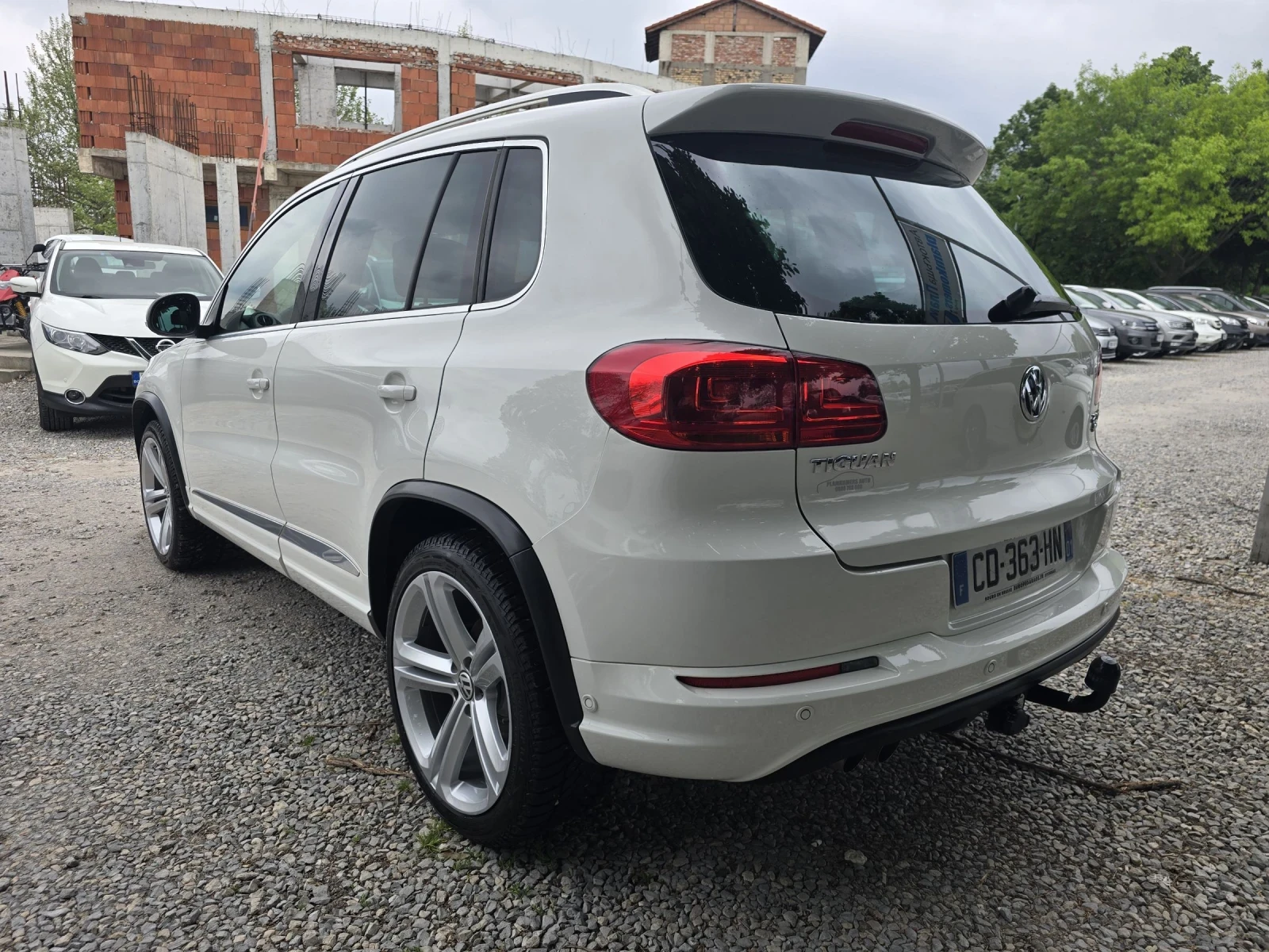 VW Tiguan 2.0TDI-140kc/R-line/4x4/KEY LESS/NAVI/PANORAMA, снимка 7 - Автомобили и джипове - 53505530