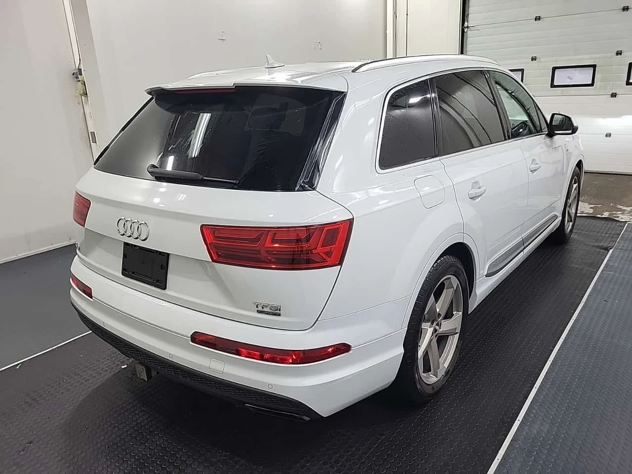 Audi Q7 * МАСАЖИ* ДИСТРОНИК* 360 КАМЕРА* ОБДУХВАНЕ* , снимка 5 - Автомобили и джипове - 54663924