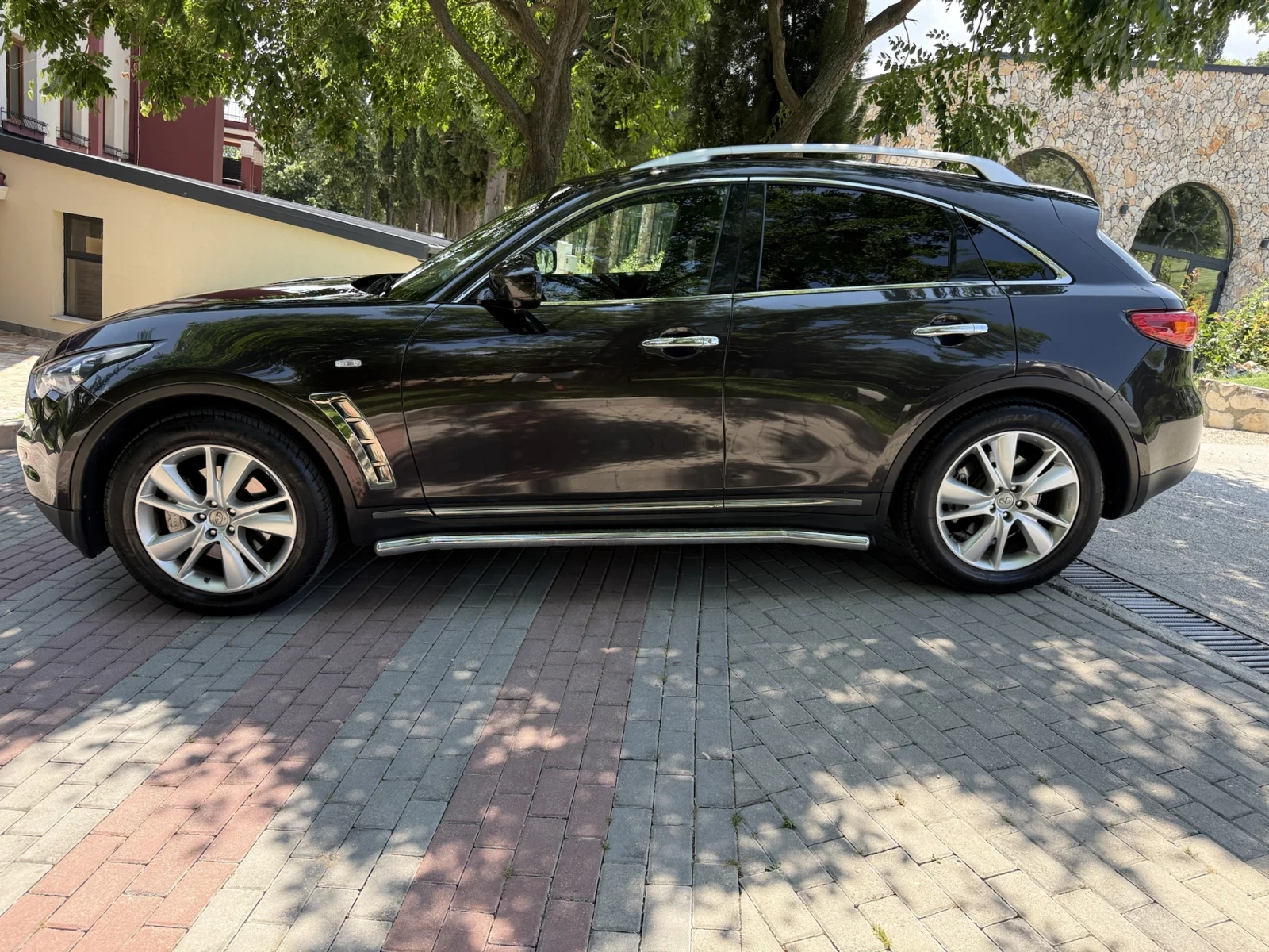 Infiniti Fx 30 d S Обдухване/Камера/Lane Assist, снимка 2 - Автомобили и джипове - 55153598