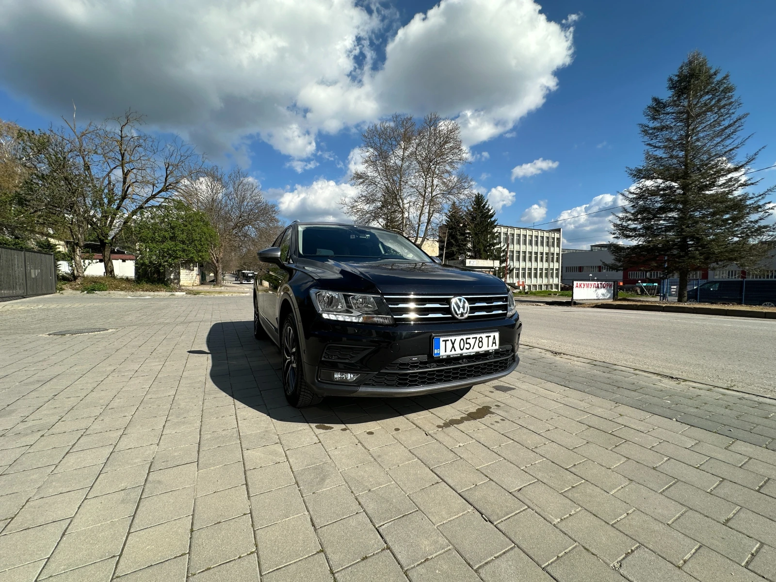 VW Tiguan Allspace 2.0 TDI 190 к.с. DSG 4x4 360  камери, Webasto, снимка 3 - Автомобили и джипове - 55163081