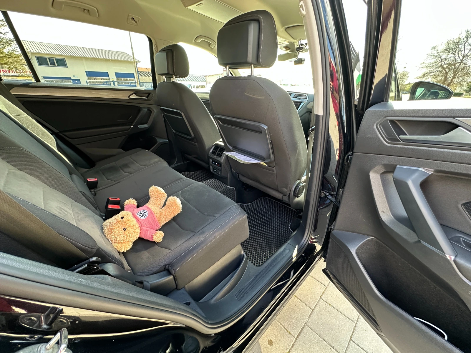 VW Tiguan Allspace 2.0 TDI 190 к.с. DSG 4x4 360  камери, Webasto, снимка 11 - Автомобили и джипове - 55163081