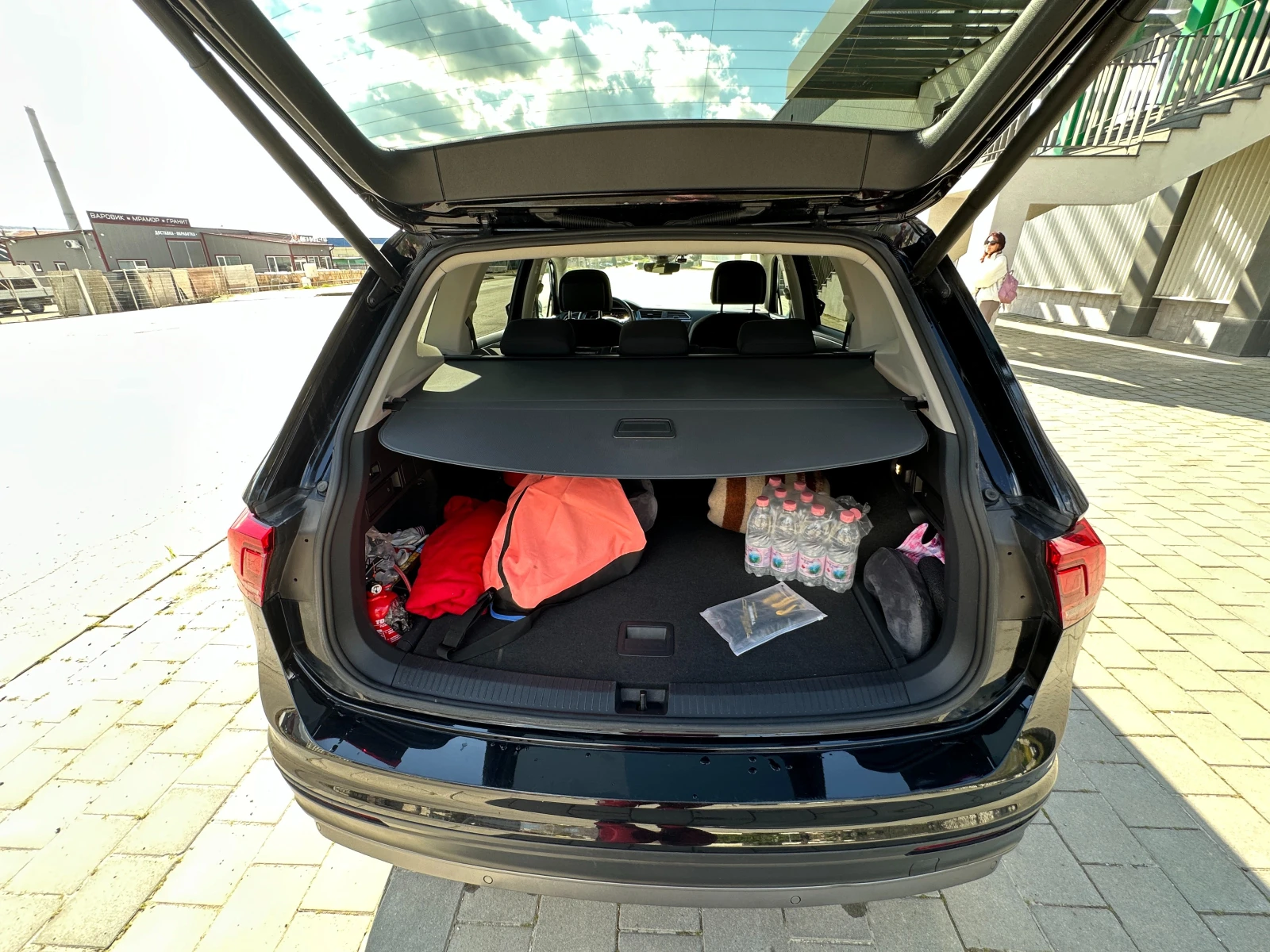 VW Tiguan Allspace 2.0 TDI 190 к.с. DSG 4x4 360  камери, Webasto, снимка 13 - Автомобили и джипове - 55163081