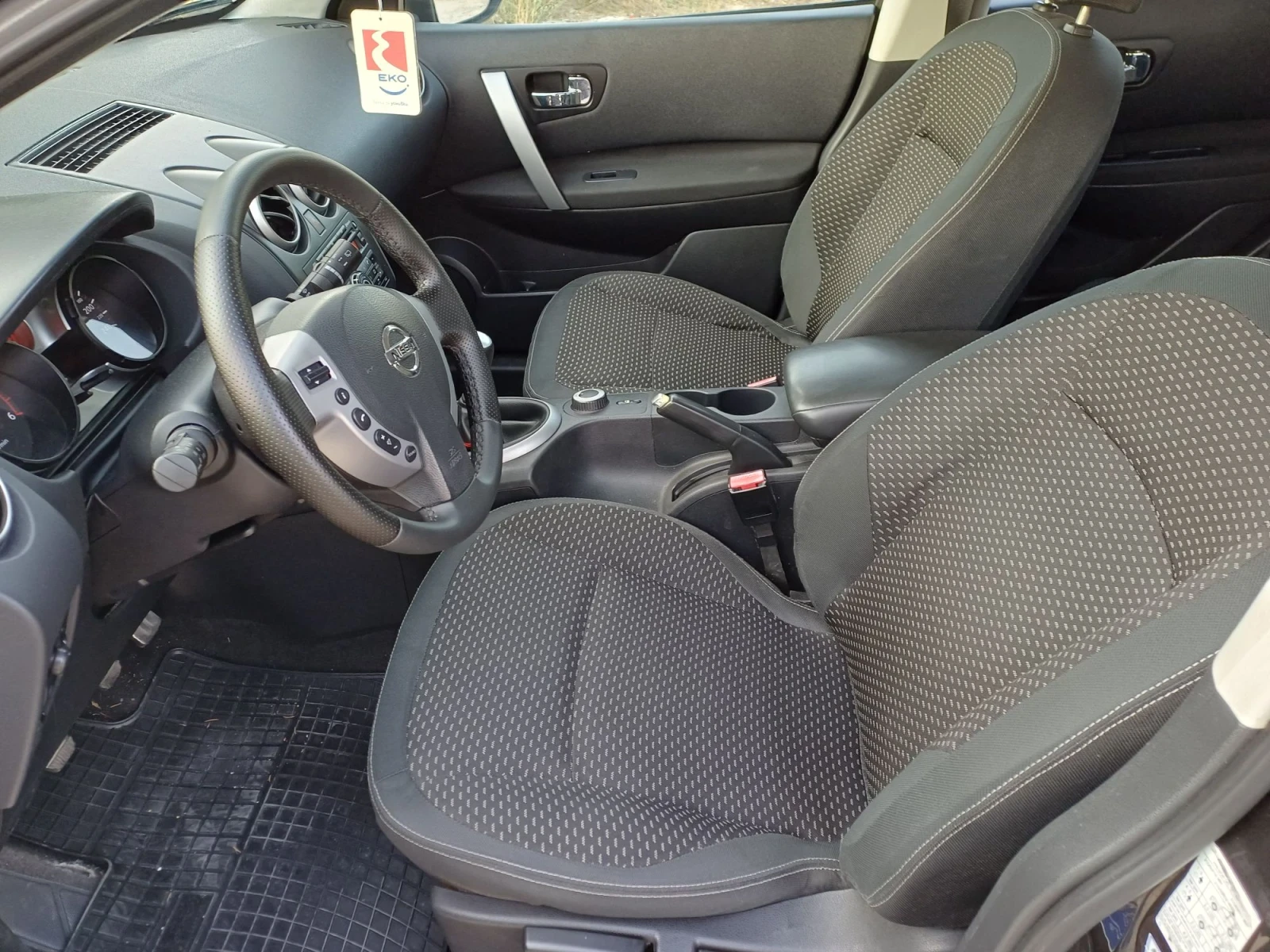 Nissan Qashqai 2.0 dCi 4x4 , снимка 8 - Автомобили и джипове - 55660070