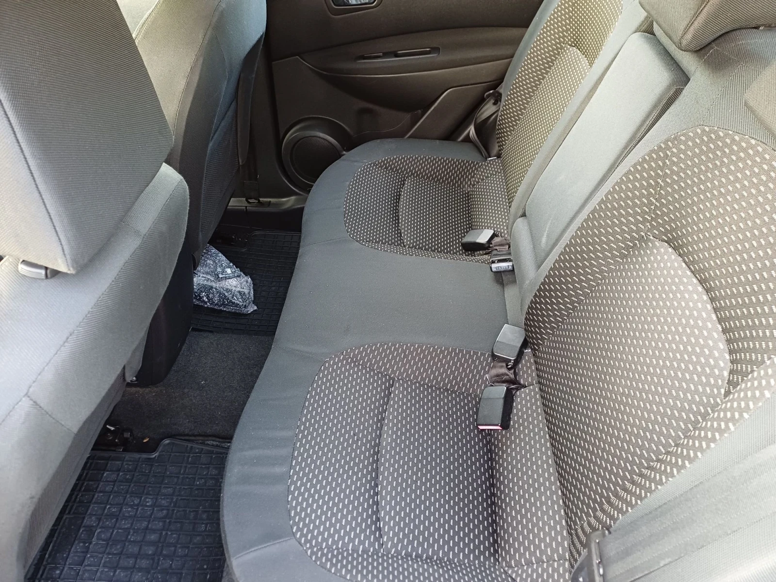 Nissan Qashqai 2.0 dCi 4x4 , снимка 9 - Автомобили и джипове - 55660070