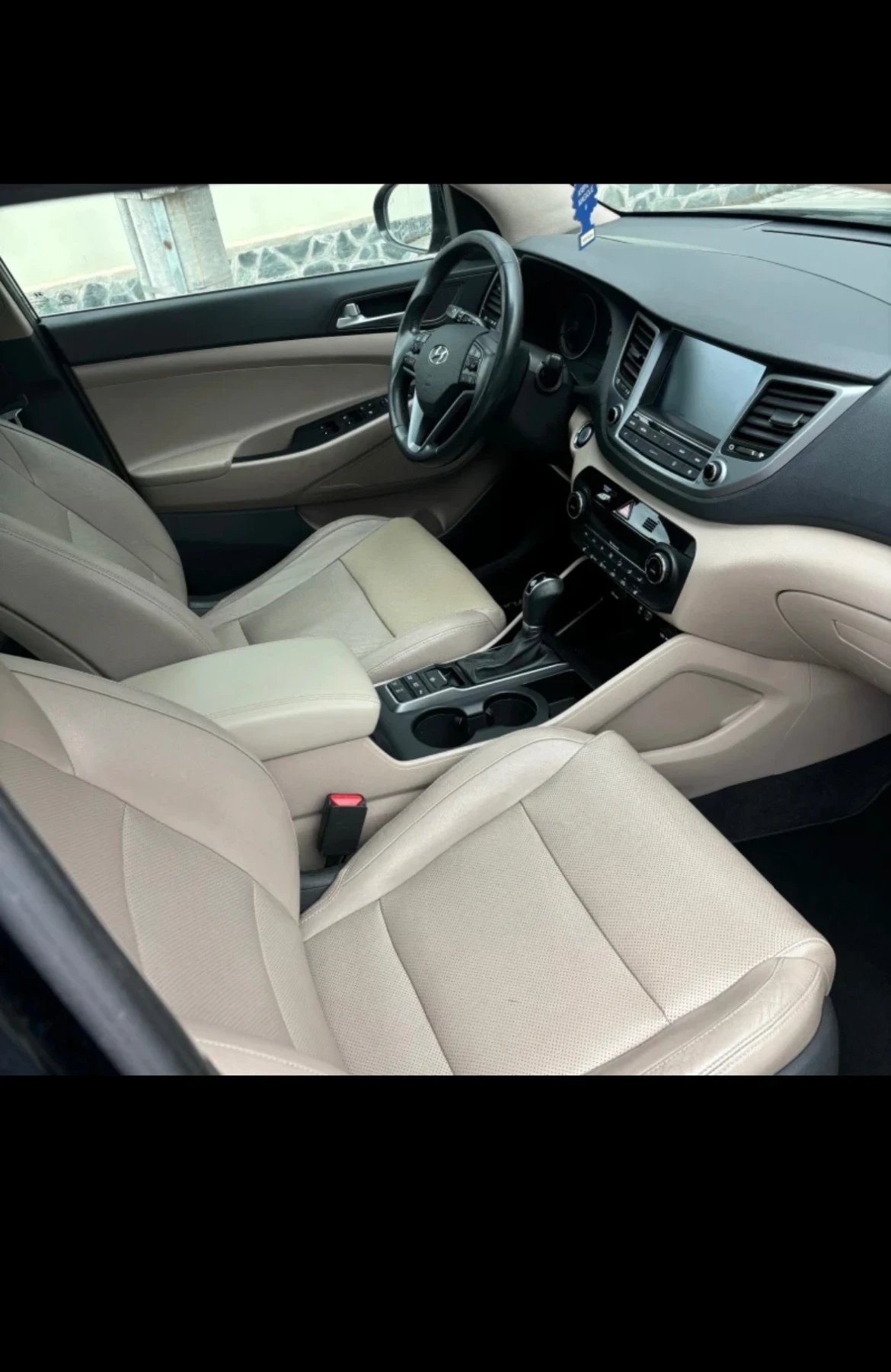 Hyundai Tucson 2.0 CRDI, снимка 3 - Автомобили и джипове - 56434977