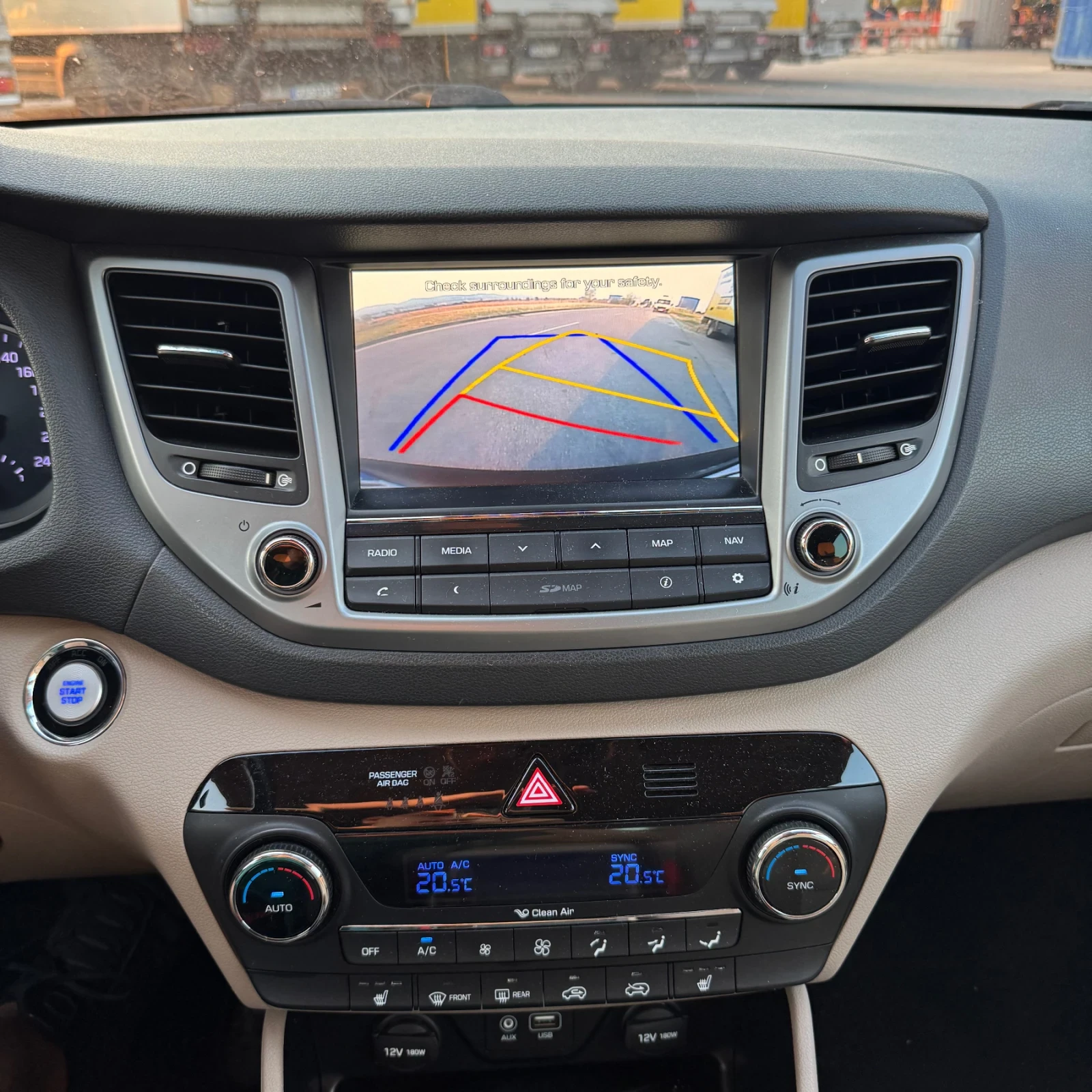 Hyundai Tucson 2.0 CRDI, снимка 12 - Автомобили и джипове - 56434977