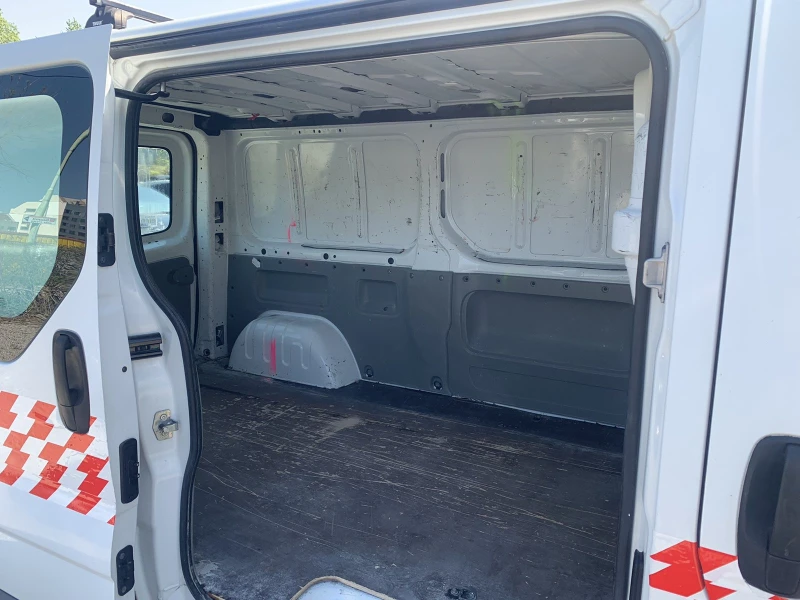 Renault Trafic 2.0/115k.c, снимка 9 - Бусове и автобуси - 50029344