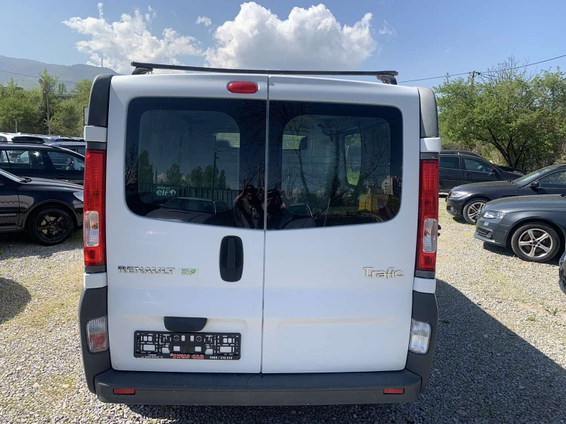 Renault Trafic 2.0/115k.c, снимка 12 - Бусове и автобуси - 50029344