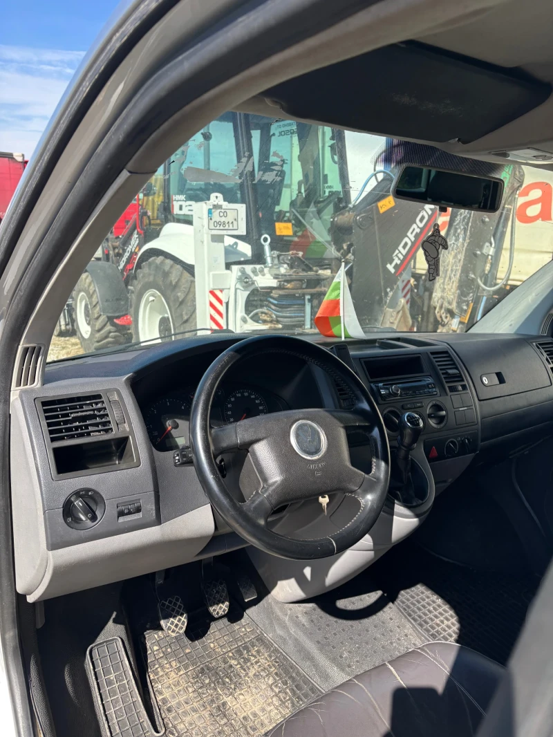 VW Caravelle 2.5 tdi, снимка 9 - Бусове и автобуси - 52104183