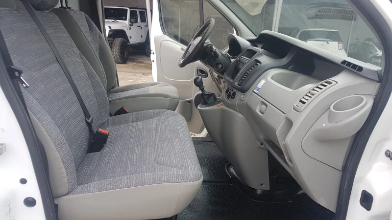 Renault Trafic 2.0 DCI 90кс, снимка 11 - Бусове и автобуси - 53476715