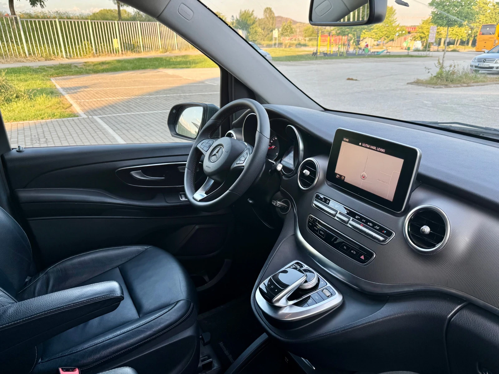 Mercedes-Benz V 220 7+ 1/Ел.врати/Кожа/Навигация/ДЪЛГА БАЗА - изображение 10