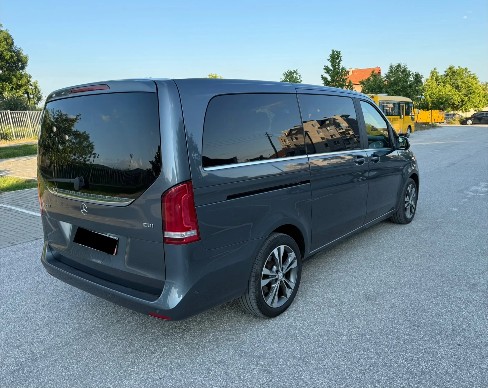 Mercedes-Benz V 220 7+ 1/Ел.врати/Кожа/Навигация/ДЪЛГА БАЗА - изображение 6