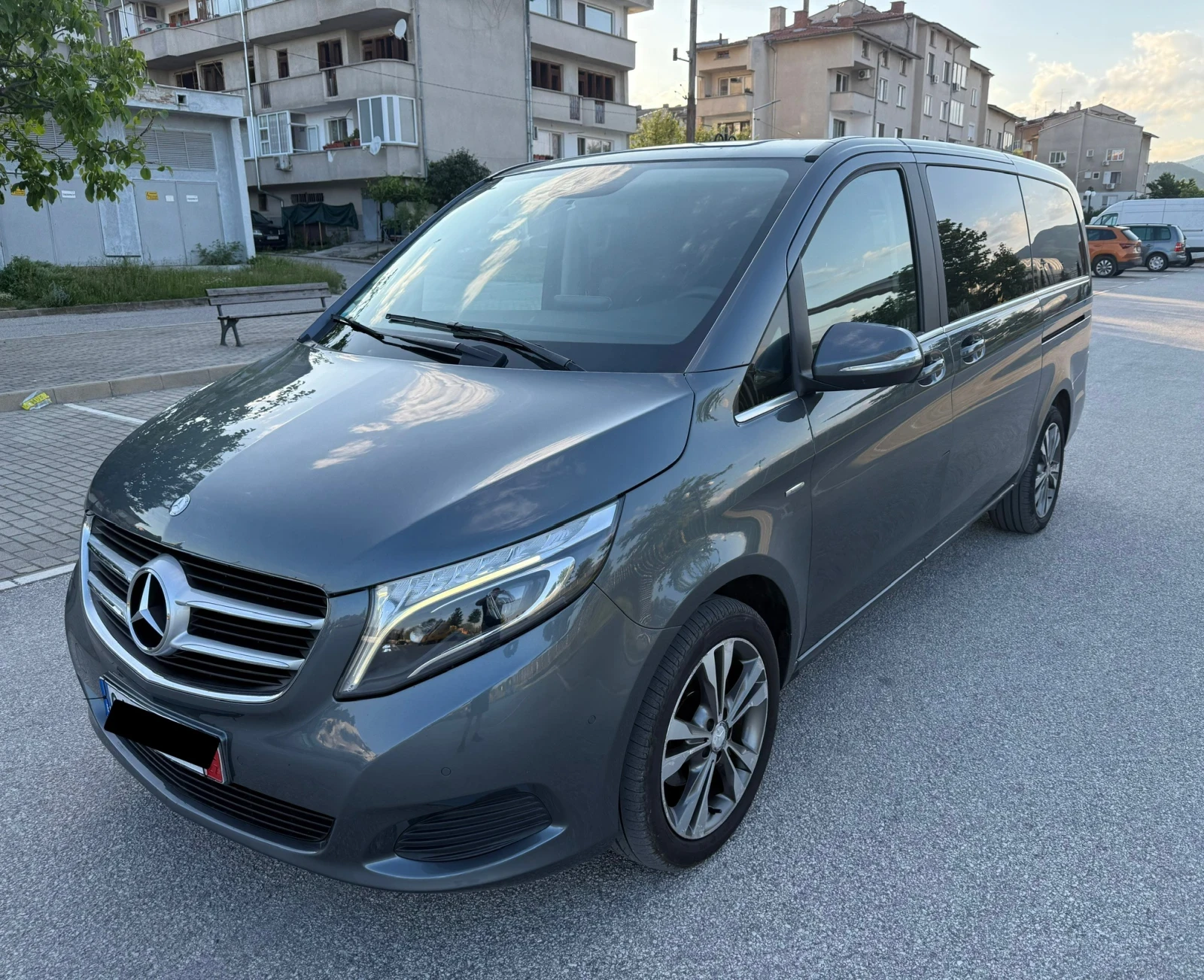 Mercedes-Benz V 220 7+ 1/Ел.врати/Кожа/Навигация/ДЪЛГА БАЗА - изображение 3