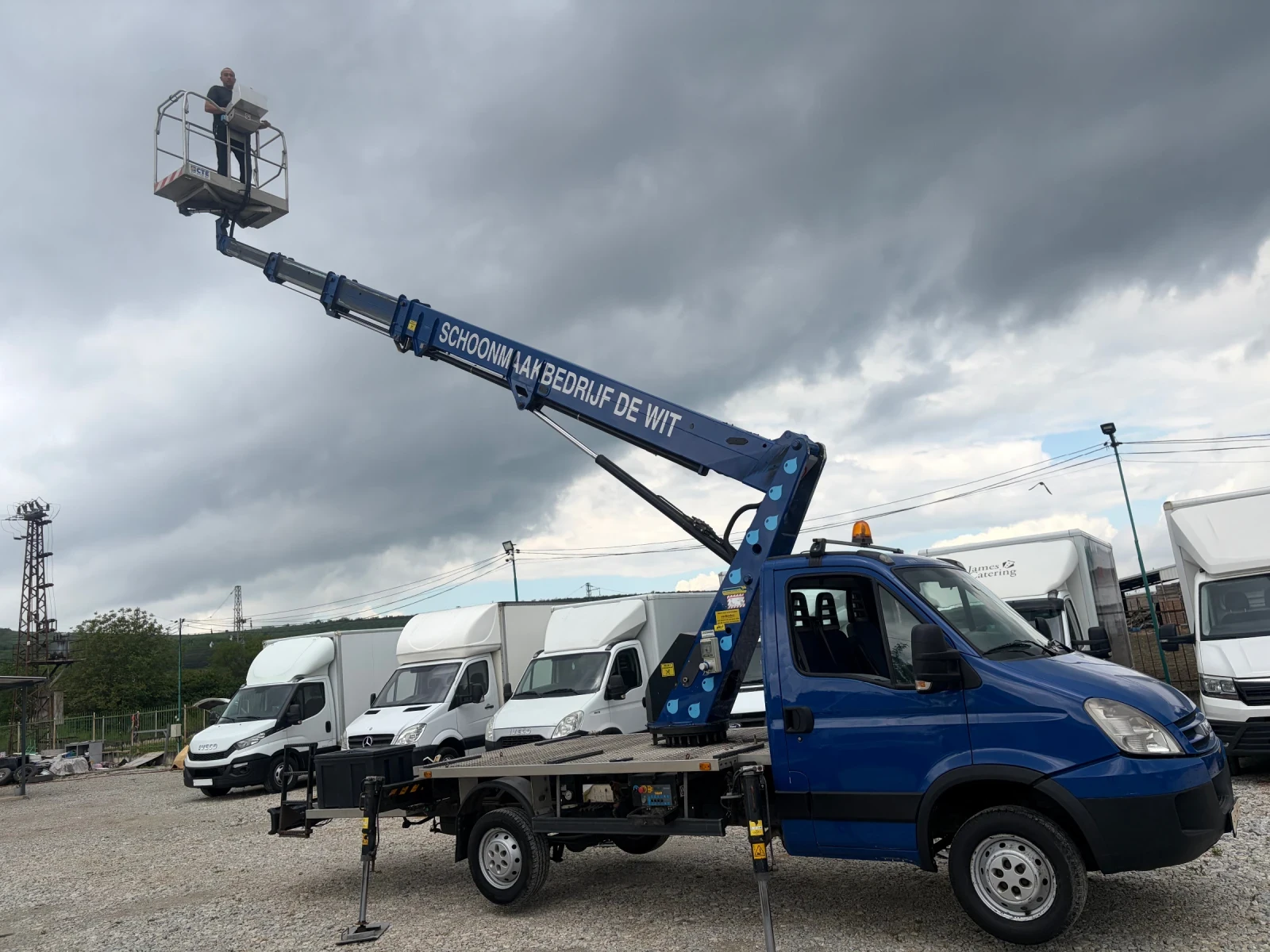Iveco Daily 35C13 Автовишка-22.5 метра, снимка 7 - Бусове и автобуси - 54714396