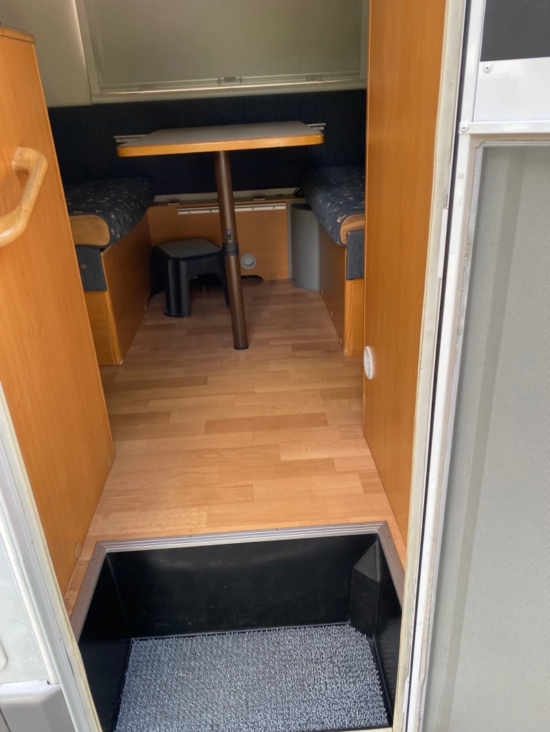 Кемпер Weinsberg Швейцария, снимка 8 - Каравани и кемпери - 50356389