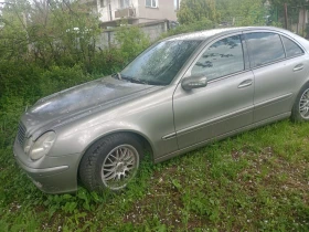 Mercedes-Benz E 220, снимка 2