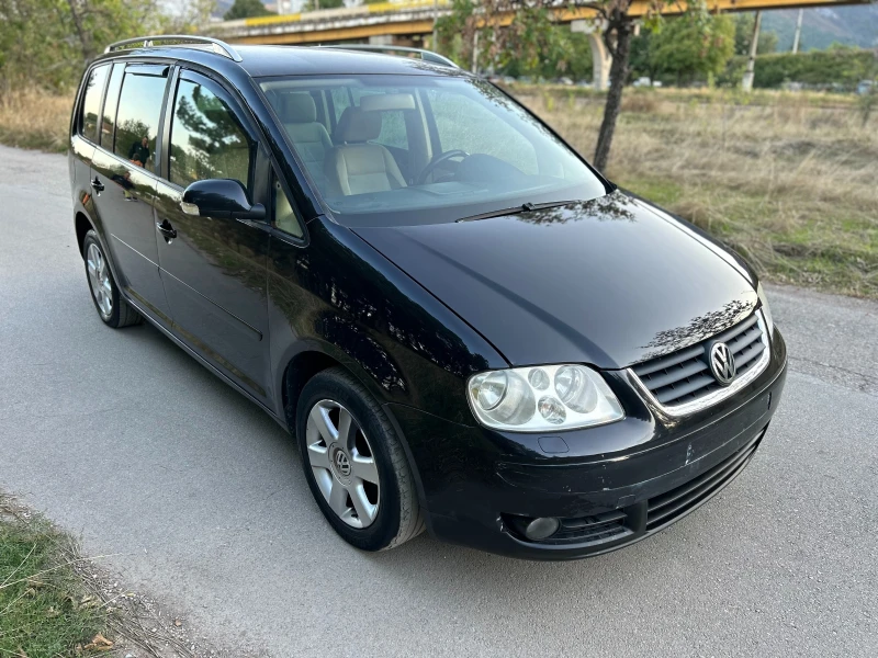 VW Touran 1.9TDI, Highline, 7места, теглич, снимка 3 - Автомобили и джипове - 47394279