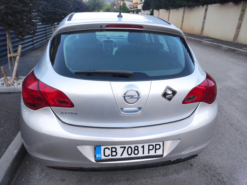 Opel Astra, снимка 4 - Автомобили и джипове - 47558661