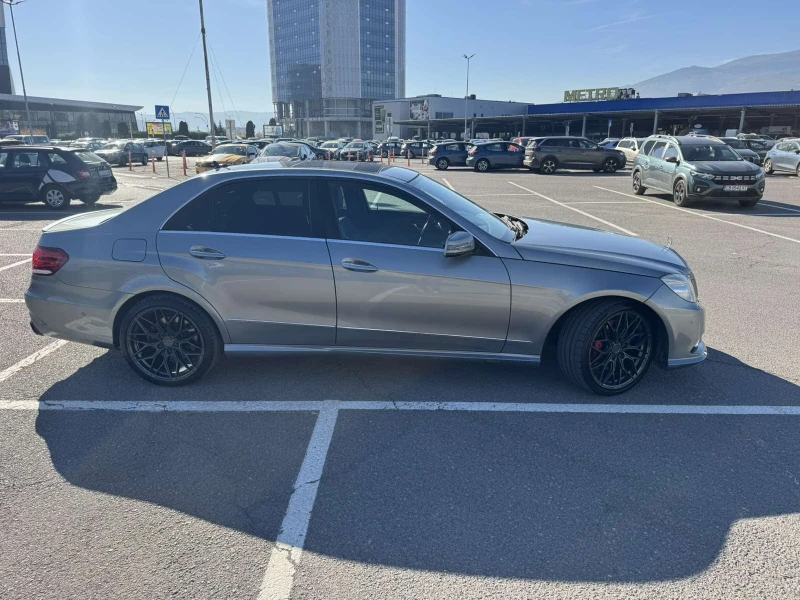 Mercedes-Benz E 500 550 4MATIC, снимка 3 - Автомобили и джипове - 47702774