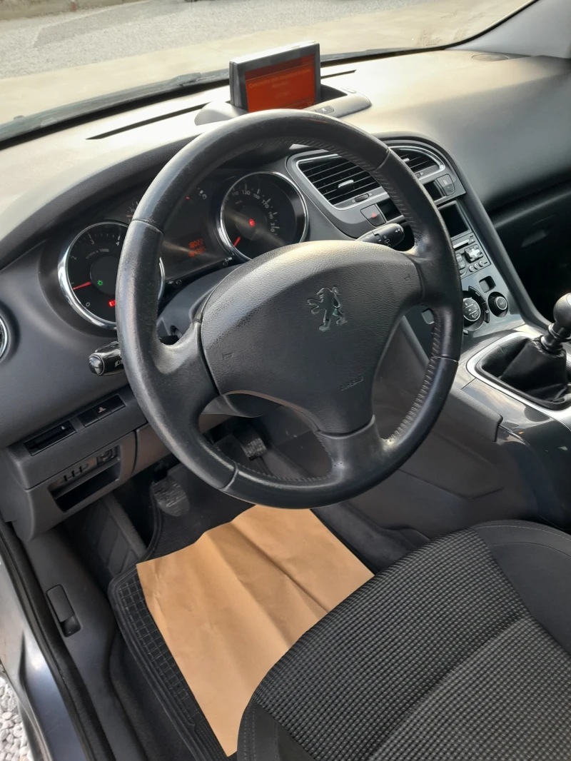 Peugeot 5008, снимка 6 - Автомобили и джипове - 48899670