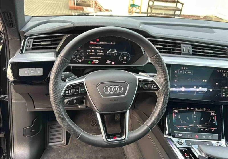 Audi E-Tron Quatro/2?Sline/All black/Hud/Pano/Led/360* , снимка 11 - Автомобили и джипове - 49391783