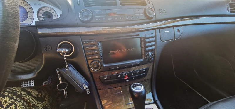 Mercedes-Benz E 350 3.5 CGI Avangard, снимка 6 - Автомобили и джипове - 52568148