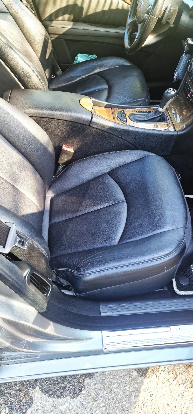 Mercedes-Benz E 350 3.5 CGI Avangard, снимка 4 - Автомобили и джипове - 52568148