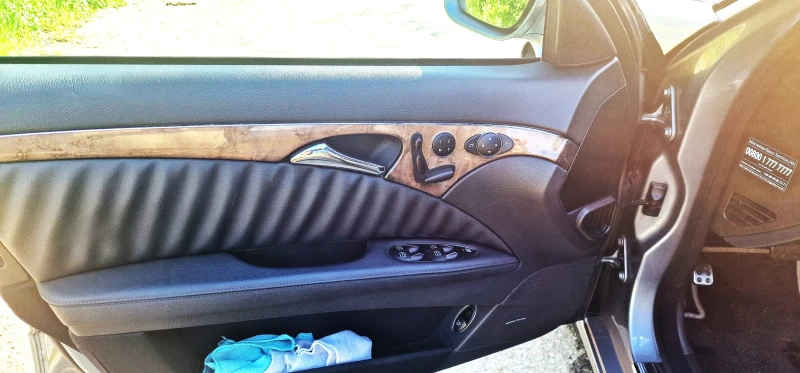 Mercedes-Benz E 350 3.5 CGI Avangard, снимка 3 - Автомобили и джипове - 52568148