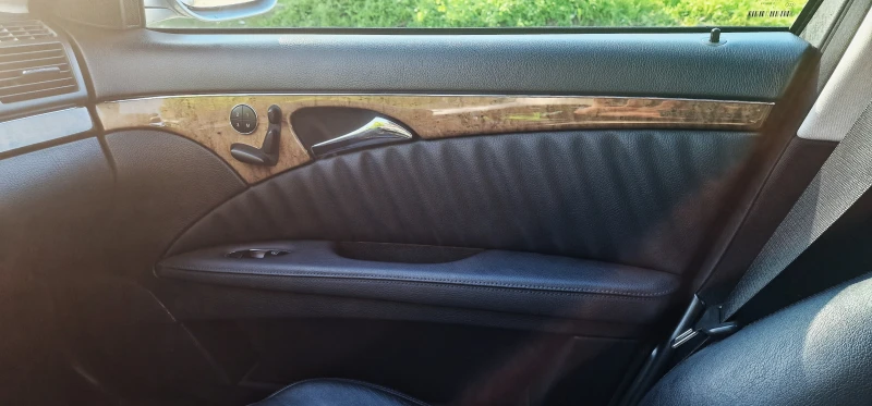 Mercedes-Benz E 350 3.5 CGI Avangard, снимка 8 - Автомобили и джипове - 52568148