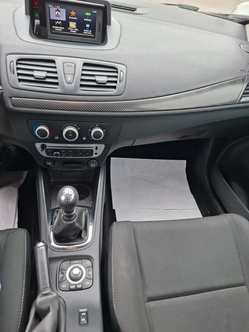 Renault Megane, снимка 11 - Автомобили и джипове - 51682662