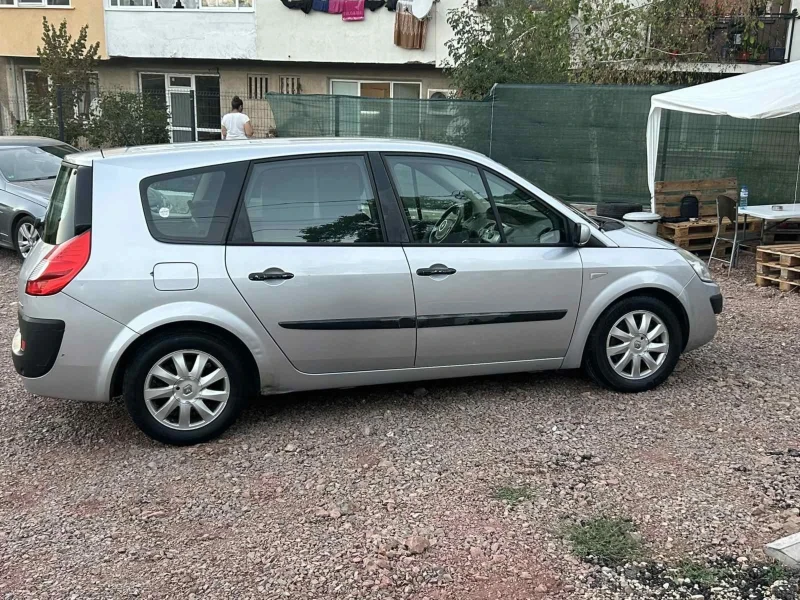 Renault Scenic 1.9 7 местна, снимка 8 - Автомобили и джипове - 52483331