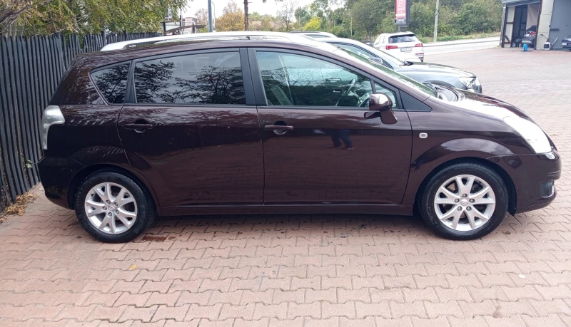 Toyota Corolla verso, снимка 16 - Автомобили и джипове - 52353907