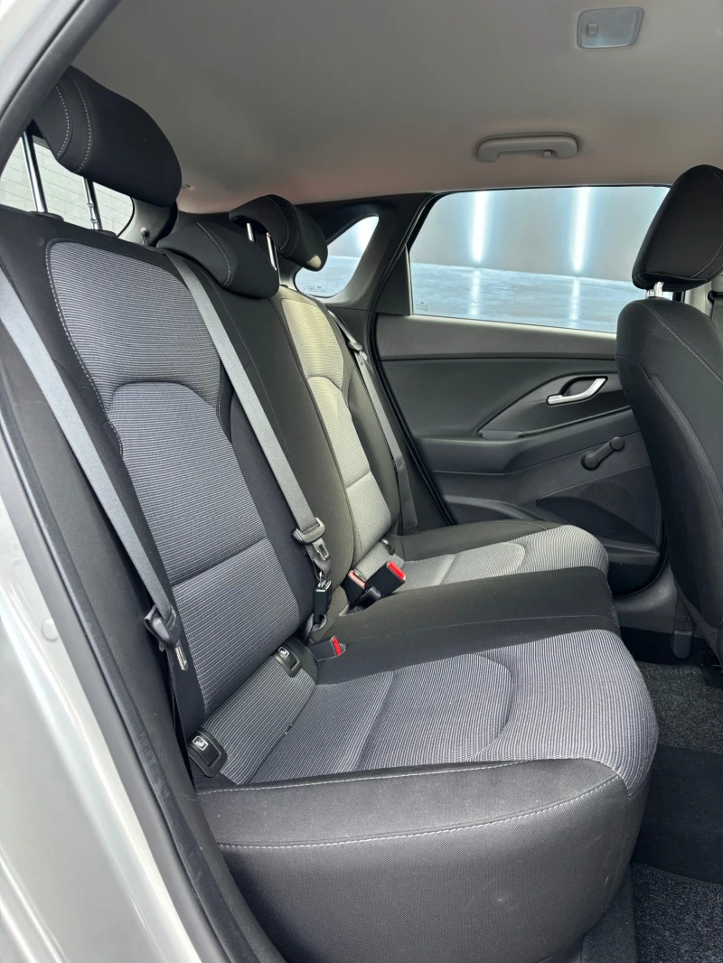 Hyundai I30 1.4I, снимка 13 - Автомобили и джипове - 52535148