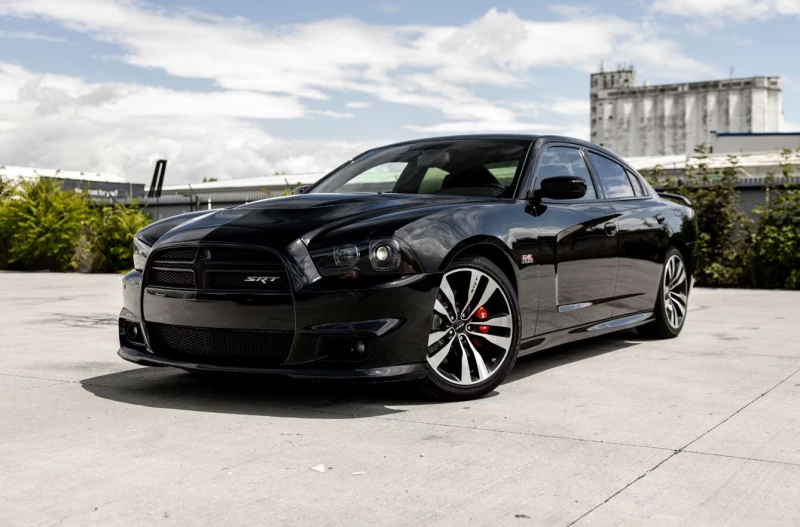 Dodge Charger 6.4 V8 HEMI SRT8