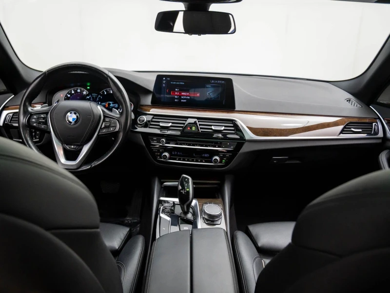 BMW 530 xDrive ГАРАНЦИЯ, снимка 7 - Автомобили и джипове - 53303777