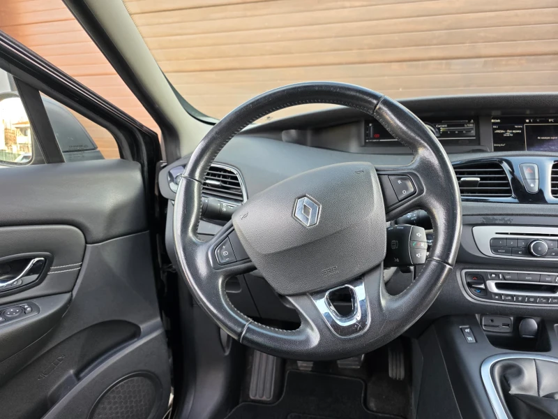 Renault Grand scenic 1.6dci Keyless Tv Panorama 7местен, снимка 8 - Автомобили и джипове - 53540320